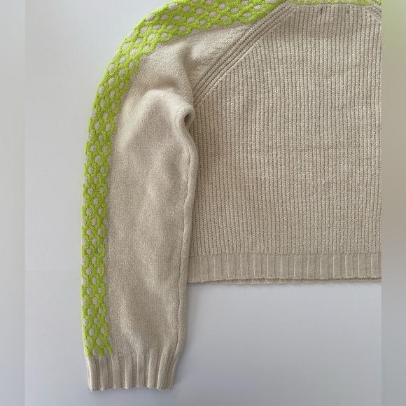 NWT‎ Wild Fable Womens Cropped Sweater Size Small Cream Floresent Green Stripe - Picture 11 of 11